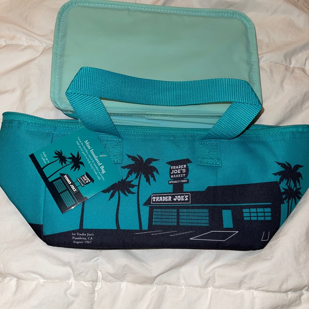 NWT Trader Joes mini insulated cooler bag *Teal* Limited edition color.